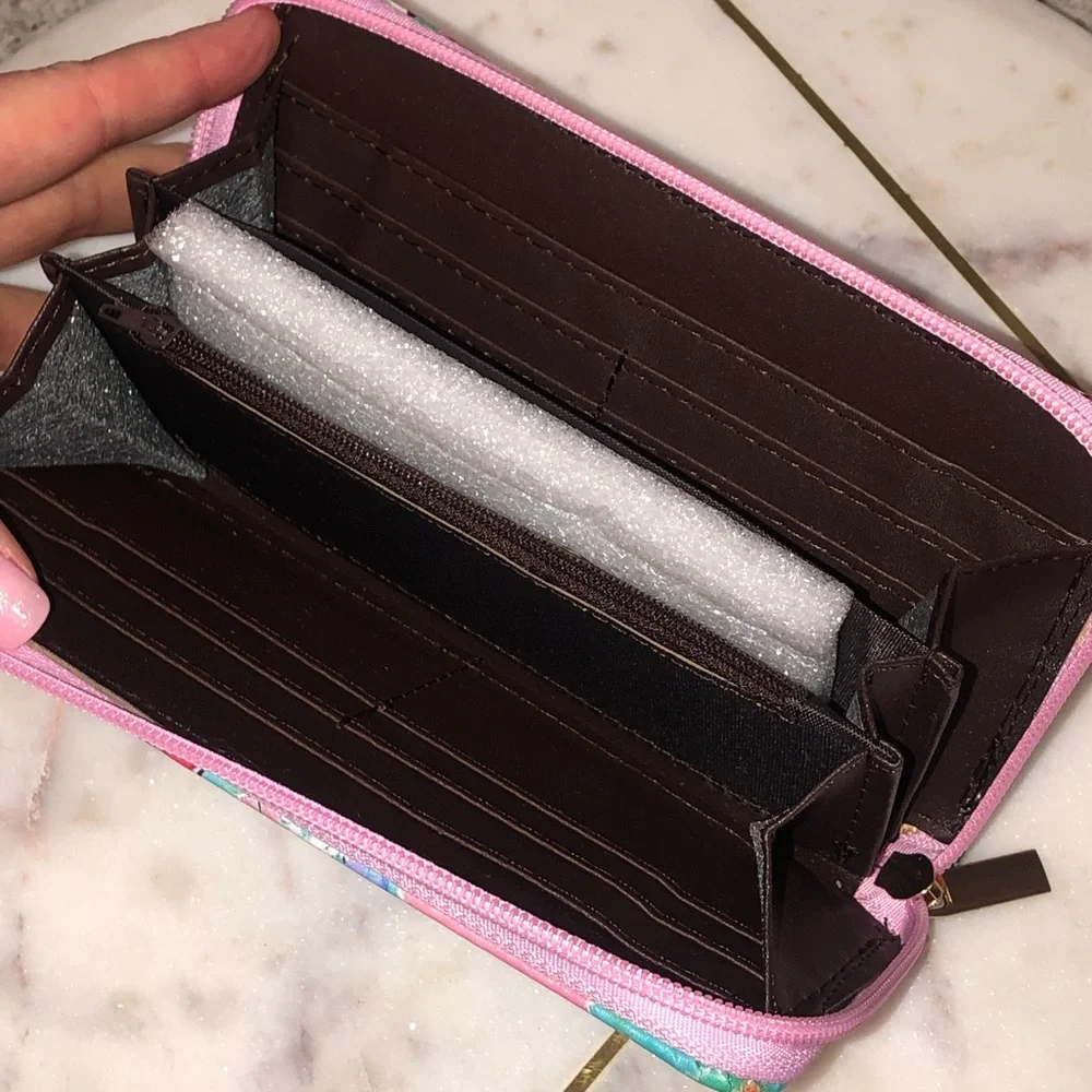 ✨NWT✨ Hello Kitty Zipper Patchwork Floral Kitty Sketch Card Wallet - Picture 8 of 8